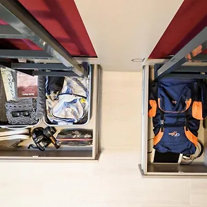  ホステル Broz